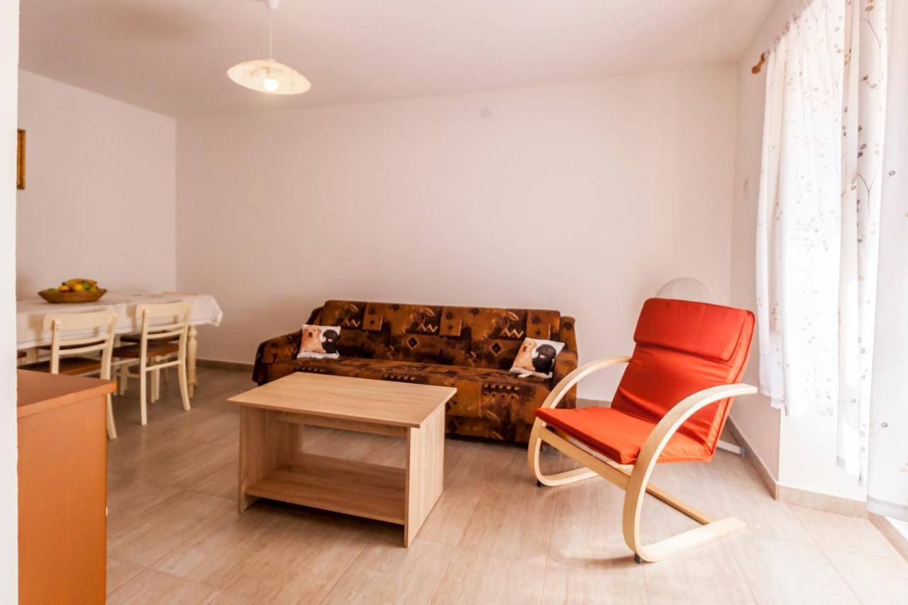 House Krizanic In Marcana, Istria, With 2 Apartments, Total 9 Guests エクステリア 写真