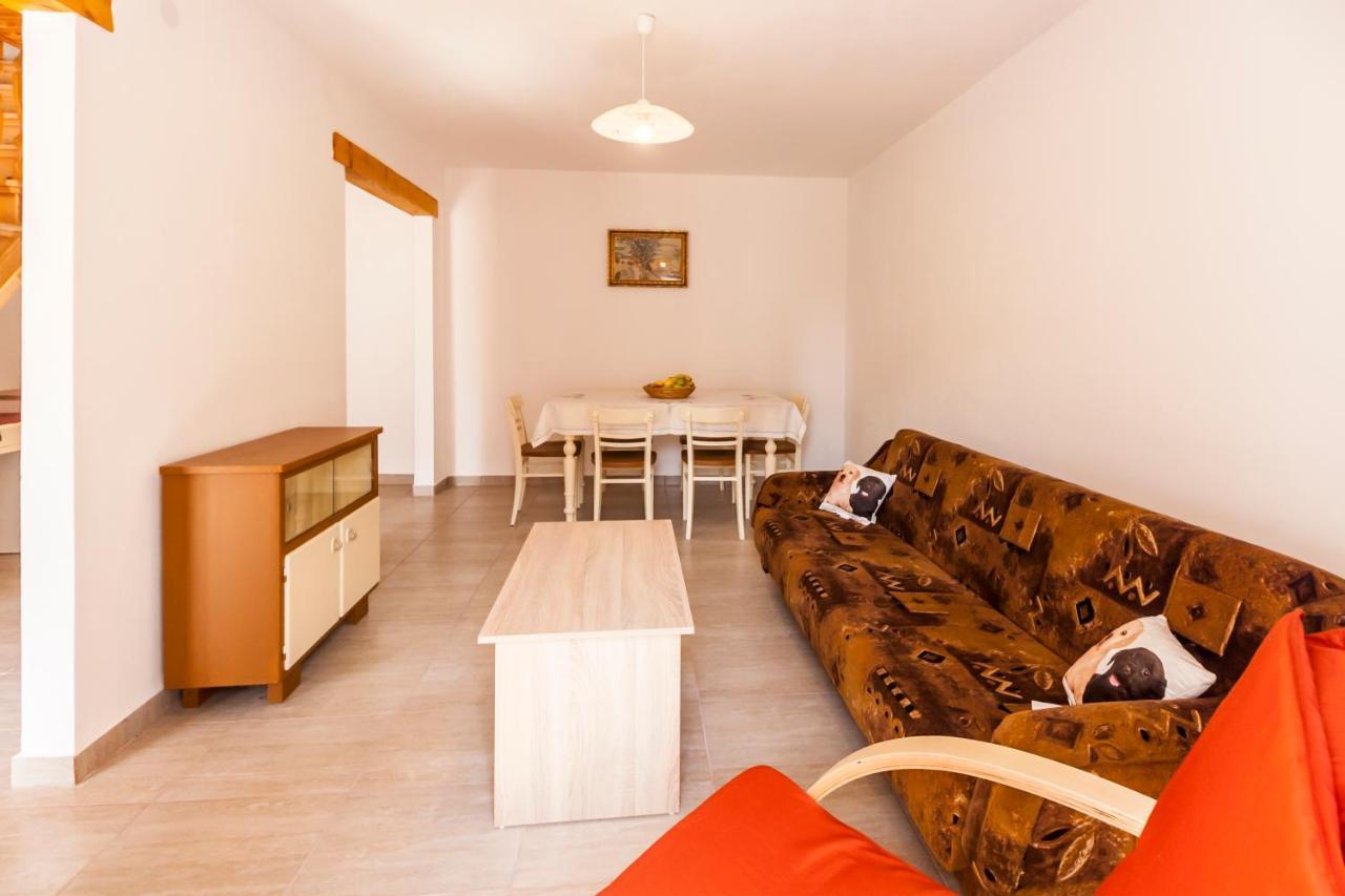 House Krizanic In Marcana, Istria, With 2 Apartments, Total 9 Guests エクステリア 写真