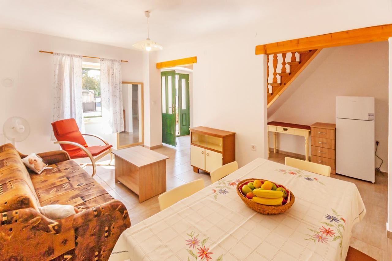 House Krizanic In Marcana, Istria, With 2 Apartments, Total 9 Guests エクステリア 写真