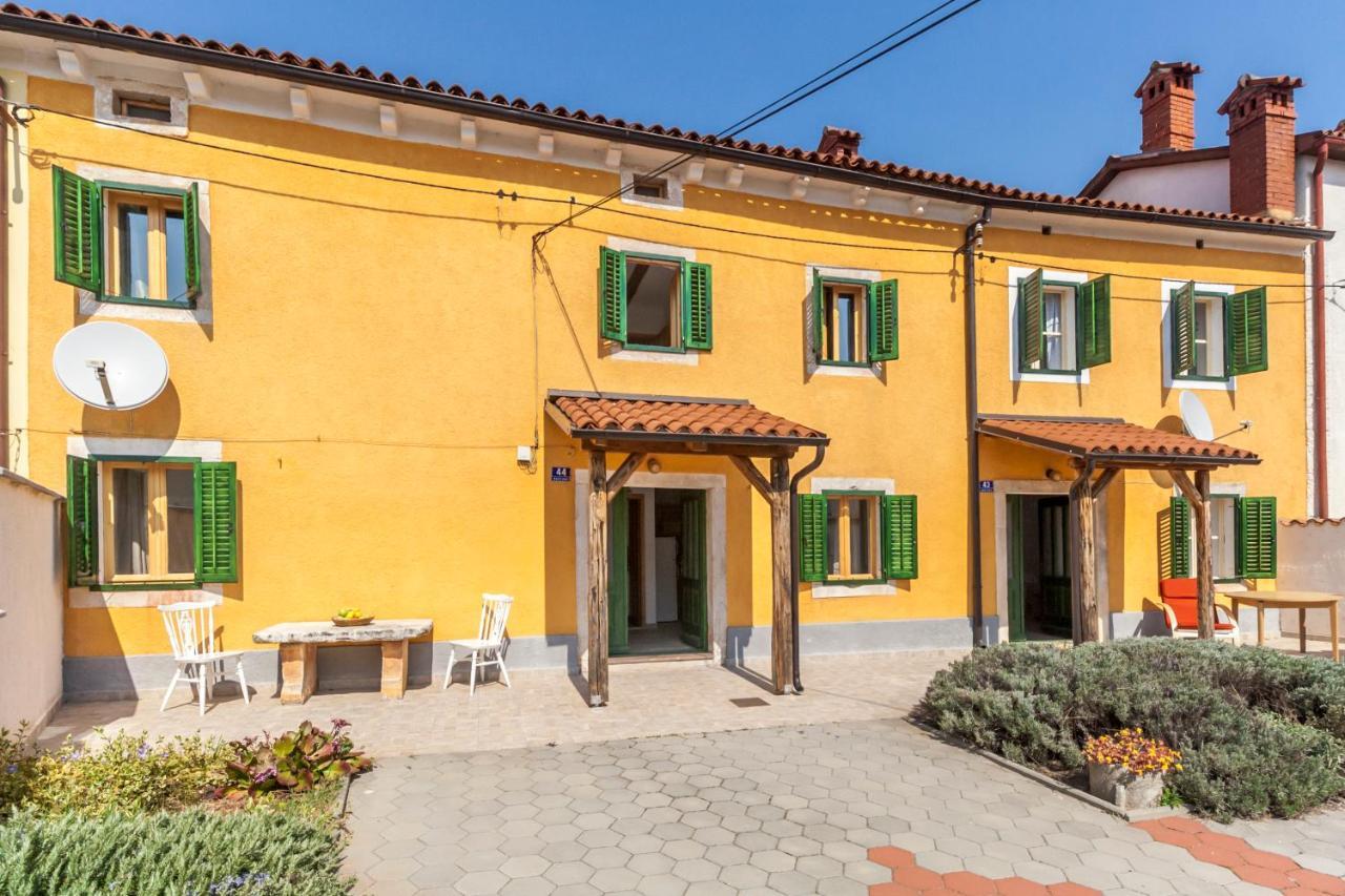 House Krizanic In Marcana, Istria, With 2 Apartments, Total 9 Guests エクステリア 写真