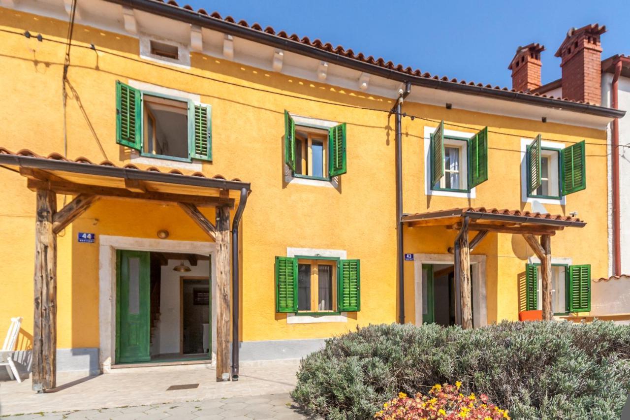 House Krizanic In Marcana, Istria, With 2 Apartments, Total 9 Guests エクステリア 写真