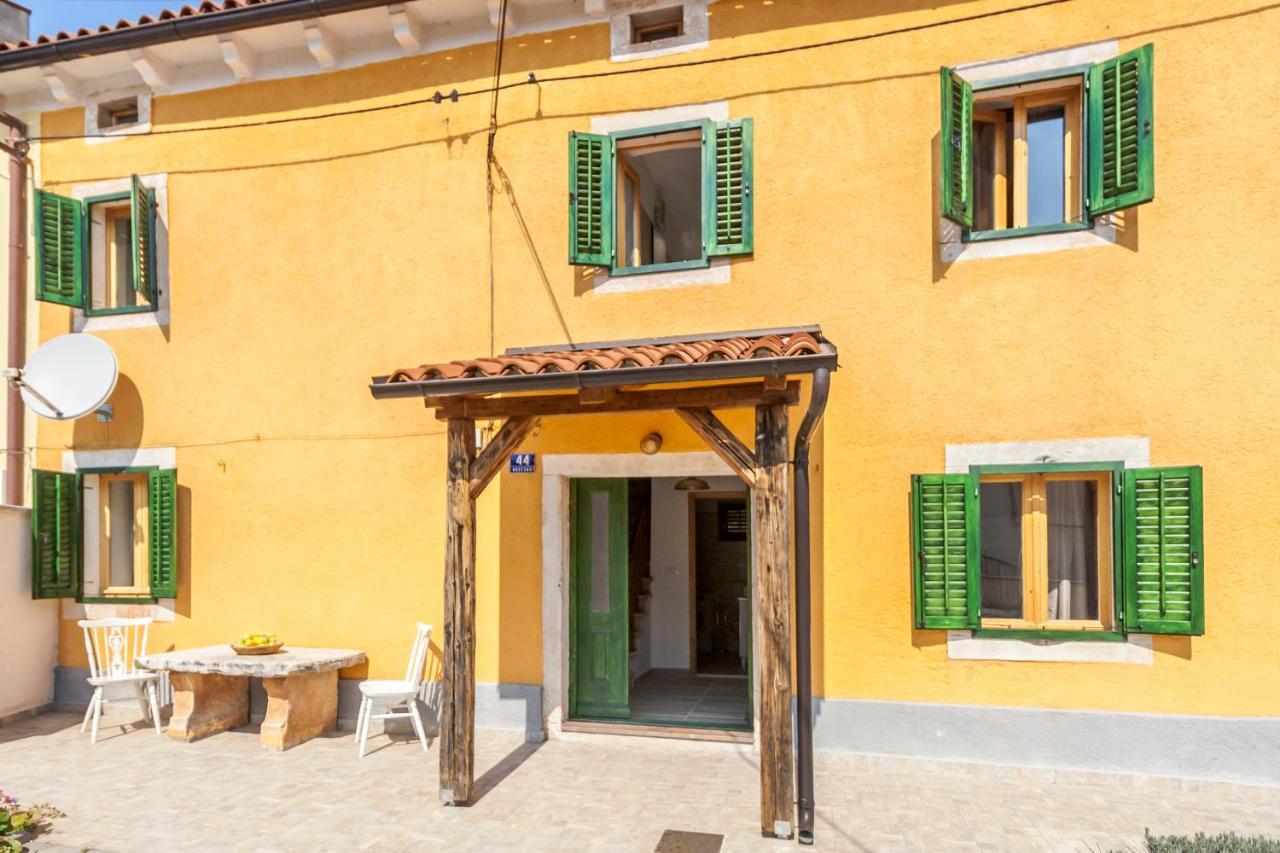 House Krizanic In Marcana, Istria, With 2 Apartments, Total 9 Guests エクステリア 写真