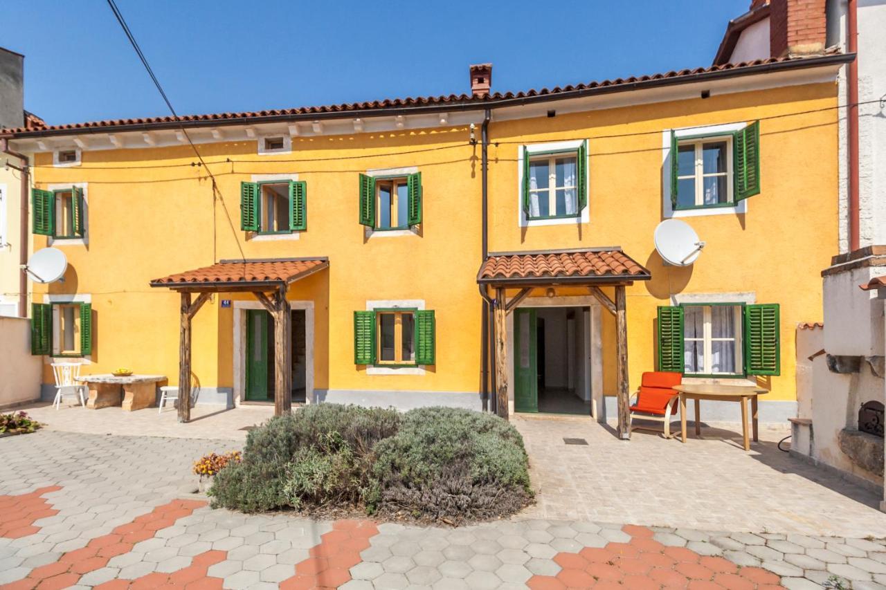 House Krizanic In Marcana, Istria, With 2 Apartments, Total 9 Guests エクステリア 写真