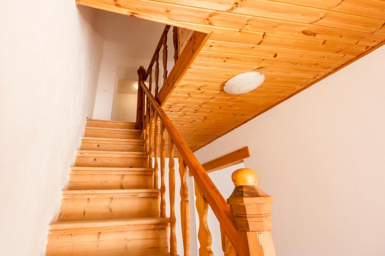 House Krizanic In Marcana, Istria, With 2 Apartments, Total 9 Guests エクステリア 写真
