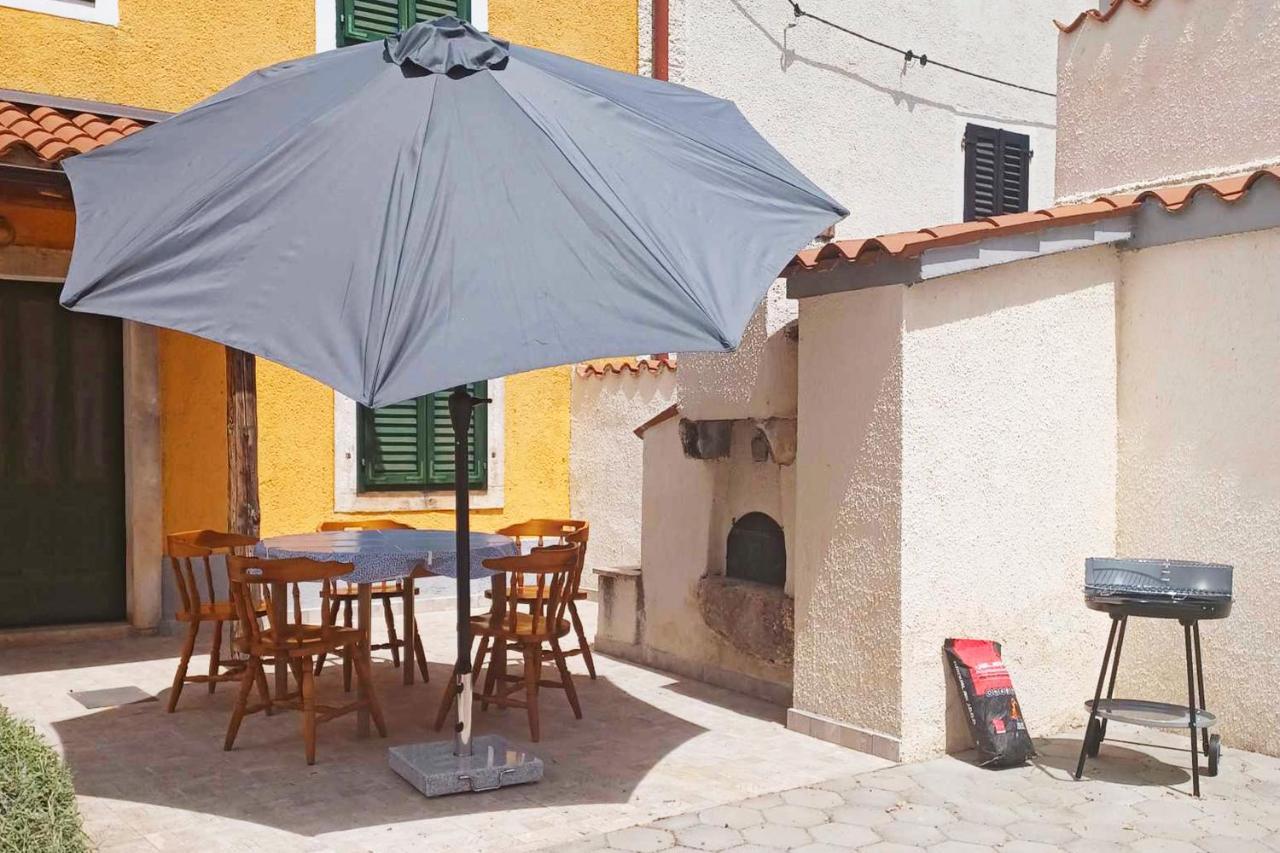 House Krizanic In Marcana, Istria, With 2 Apartments, Total 9 Guests エクステリア 写真
