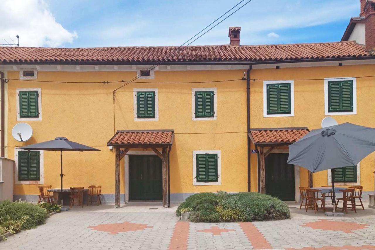 House Krizanic In Marcana, Istria, With 2 Apartments, Total 9 Guests エクステリア 写真